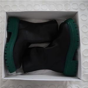 Leather black and green boots